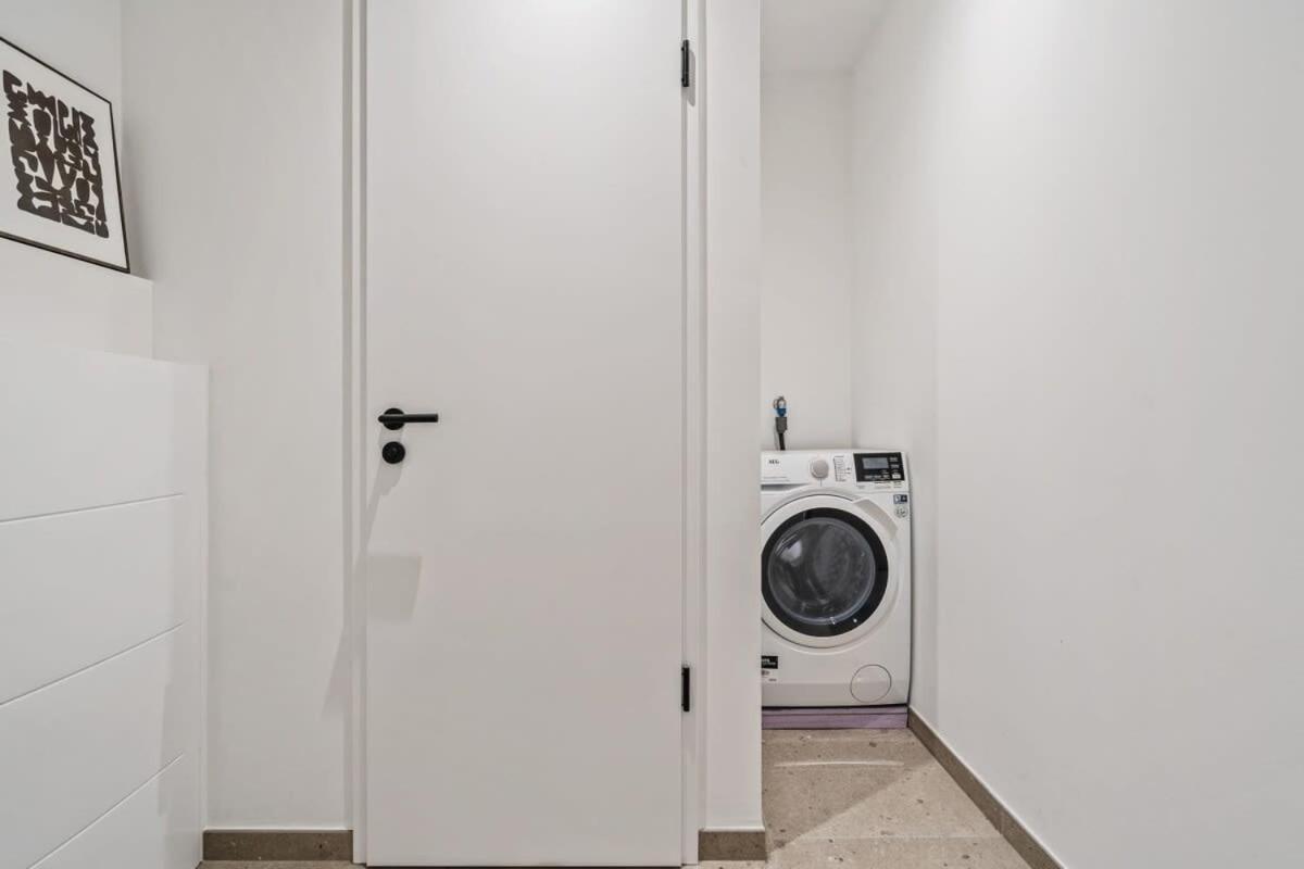Luxurious 2Br Apt With Balcony In Luxembourg Apartment Ngoại thất bức ảnh
